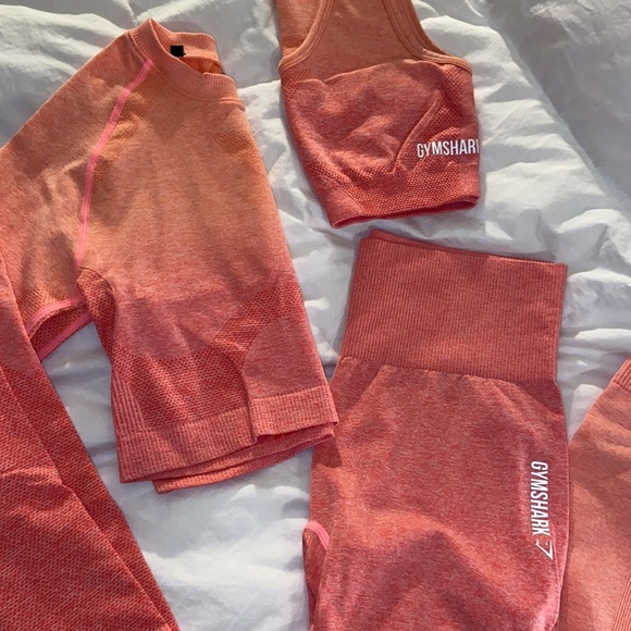 EUC Gymshark ombré peach set - Picture 2 of 4